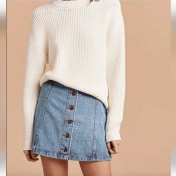 Aritzia Dresses & Skirts - Wilfred Free Aritzia Denim Button-Front Skirt